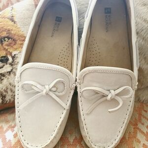 White Mountain Women's Cream Leather Loafers